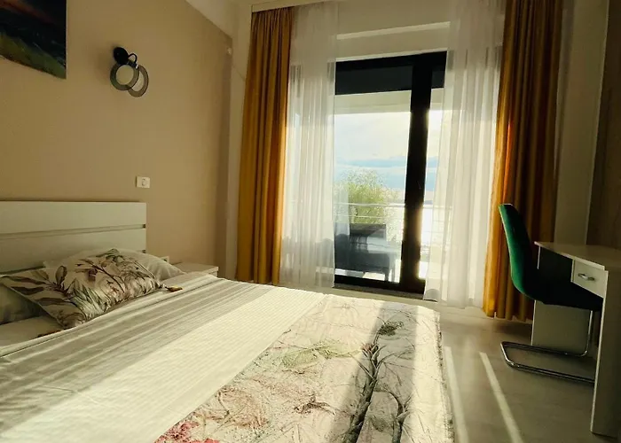 Roapart Mamaia- Sunset Dream