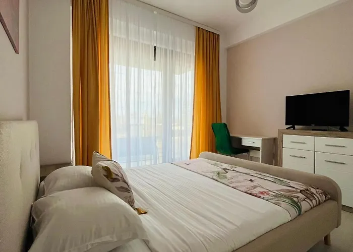 Roapart Mamaia- Sunset Dream